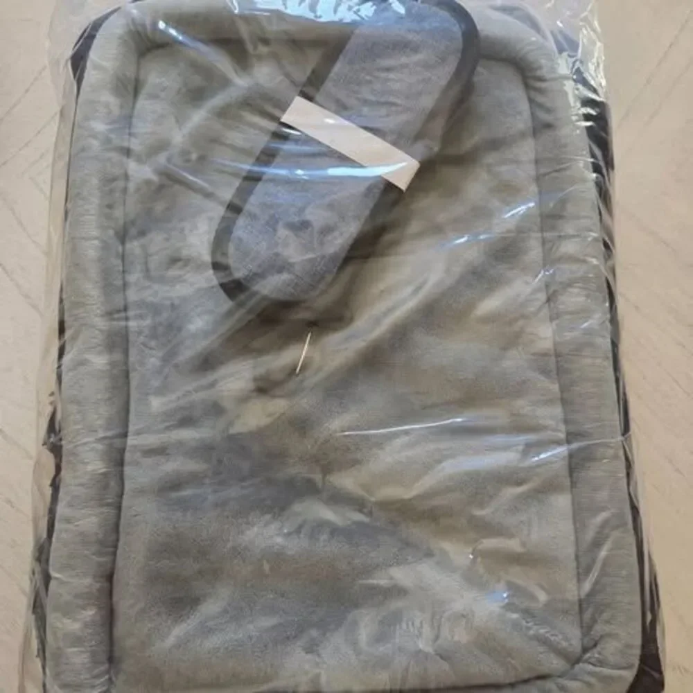 Soft-Sided Carrier for Small Pets with Locking Safety Zippers Anti-Scratch Mesh